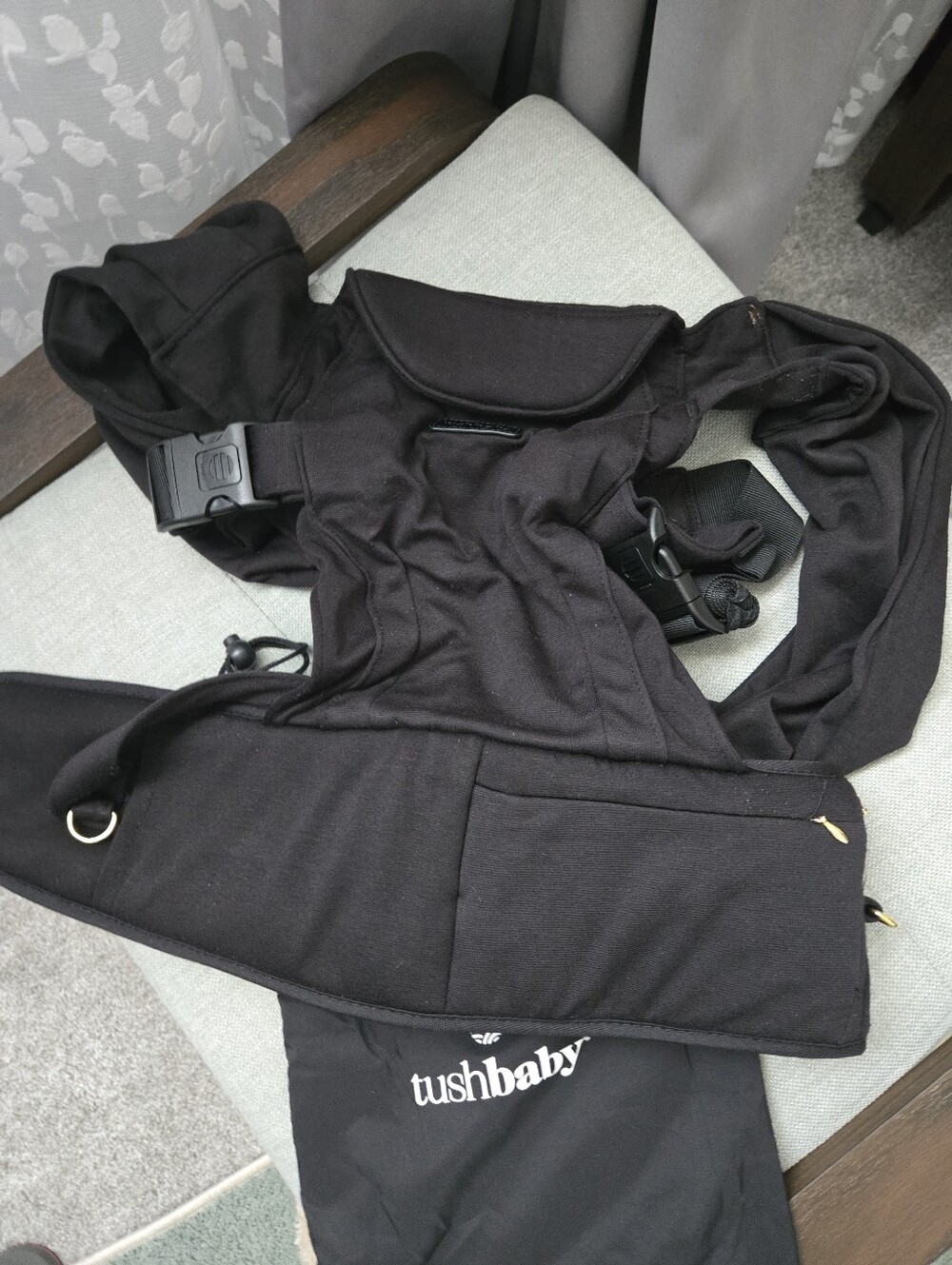 Tushbaby Black Baby Pearl Carrier